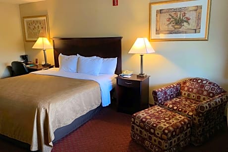 1 King Bed Non-Smoking