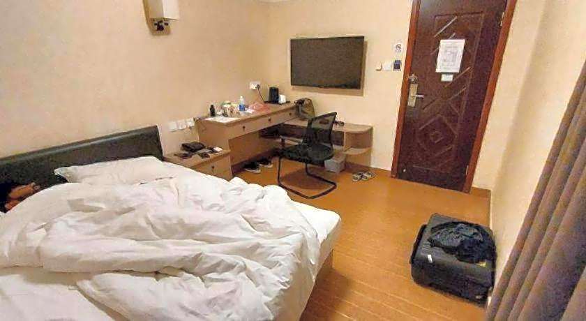Holiday Hotel