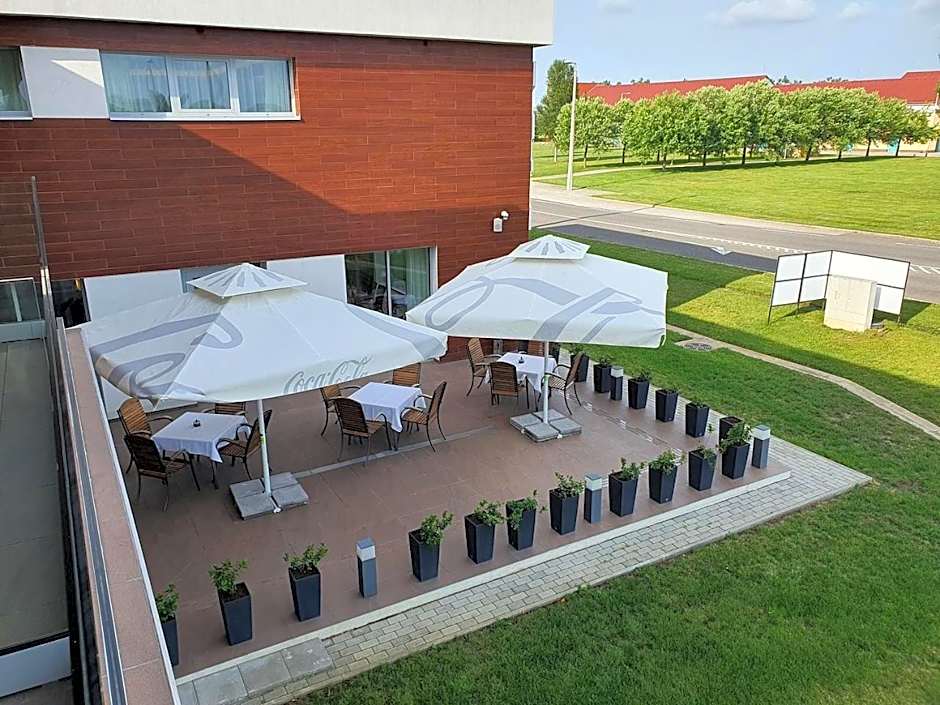 Outlet Hotel Polgár