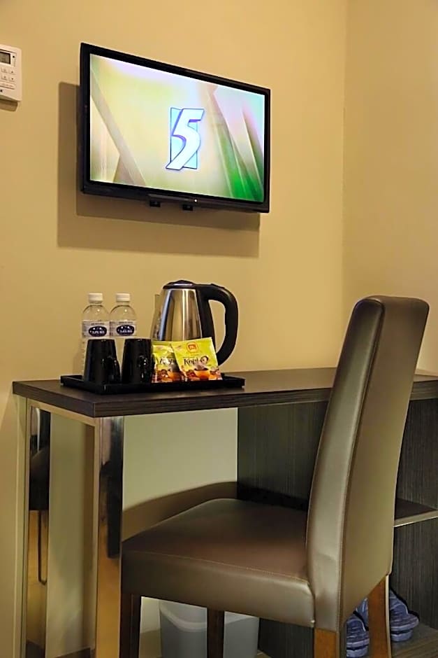 Gl Hotel
