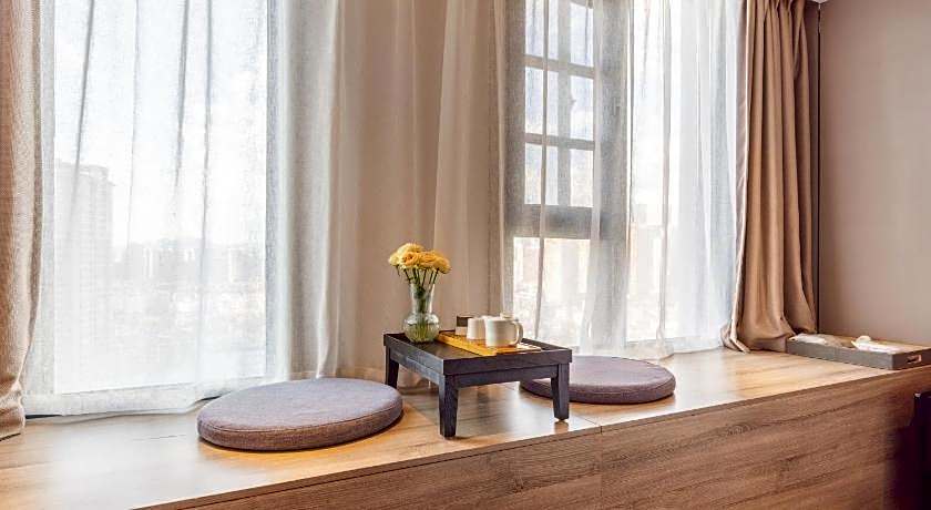 Atour Hotel Kunming Dian Lake