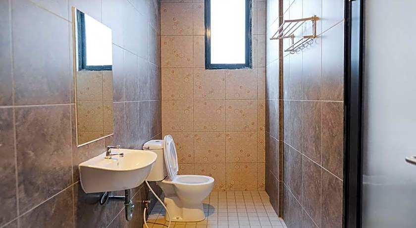 RedDoorz Plus near Taman Anggrek Mall