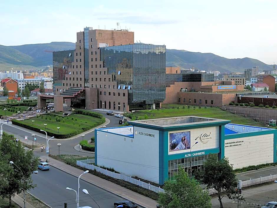 Chinggis Khaan Hotel