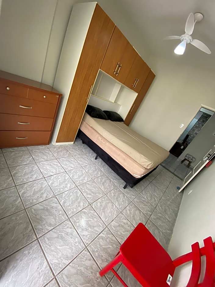 Apartamento Vista Mar 209 - 2 quartos - Praia do Morro - prédio frente Mar - varanda com vista mar - elevador - atravessou a avenida, já está na praia - com garagem - internet