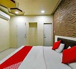 Super Hotel O Jagmohan Hotel