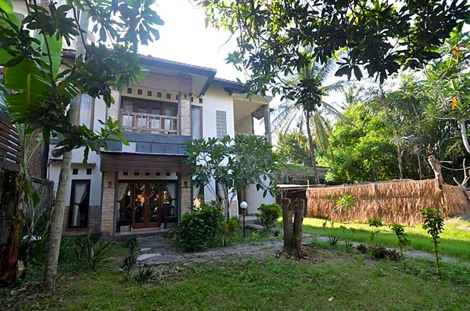 Puri Itoma Bungalows