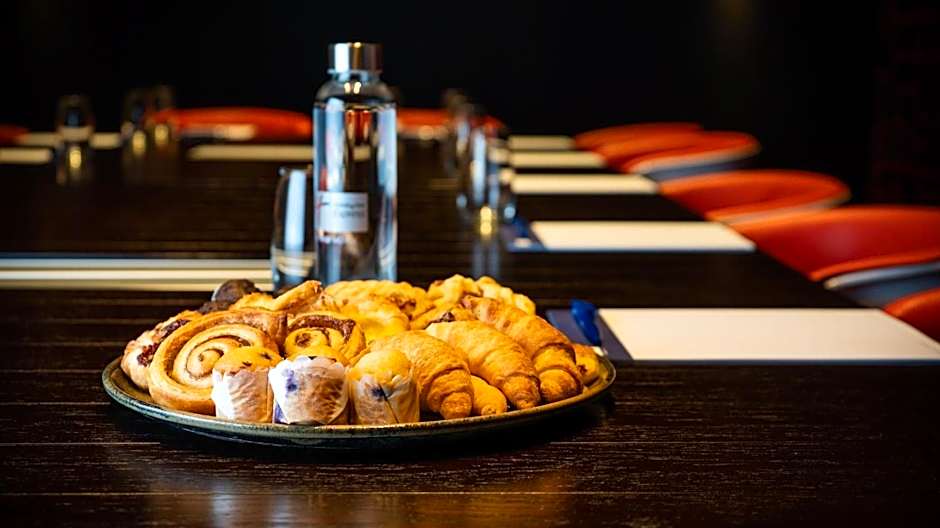 Holiday Inn Express And Suites Queenstown By IHG