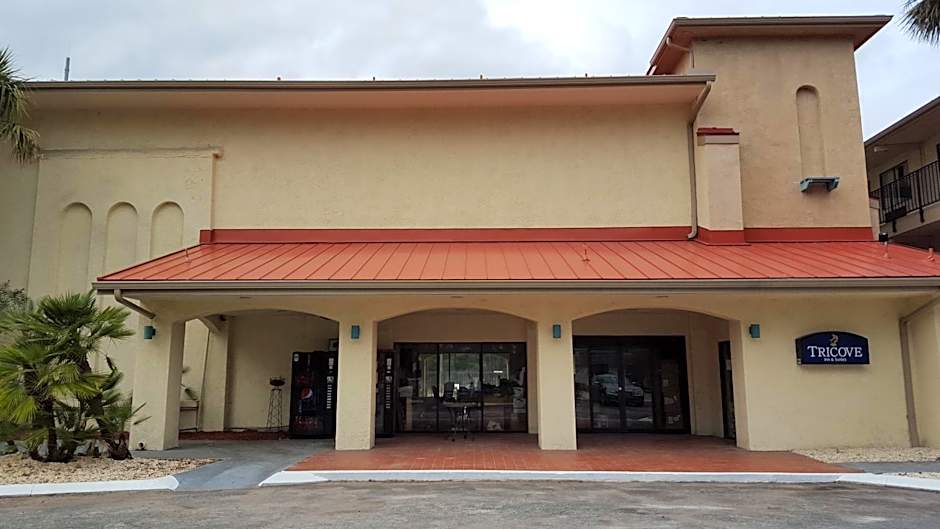 Tricove Inn & Suites