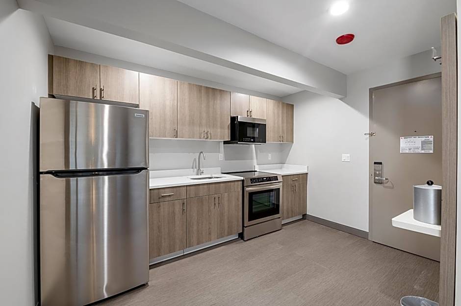 Holiday Inn Express And Suites Bronx NYC By IHG