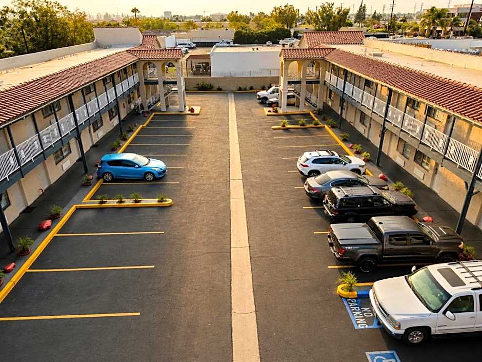 Big A Motel & Suites Near Disneyland Orange County