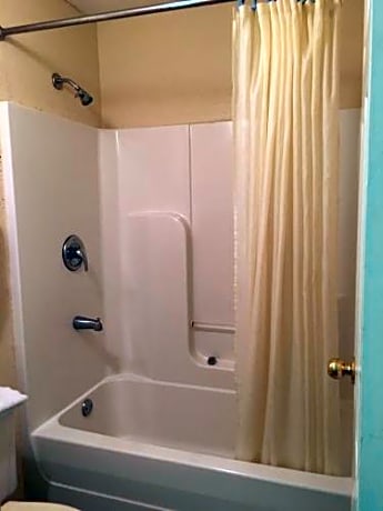 Two Queen Room - Pet Friendly - Non Smoking