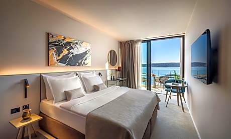 Luxury Double Room with Sea View Balcony