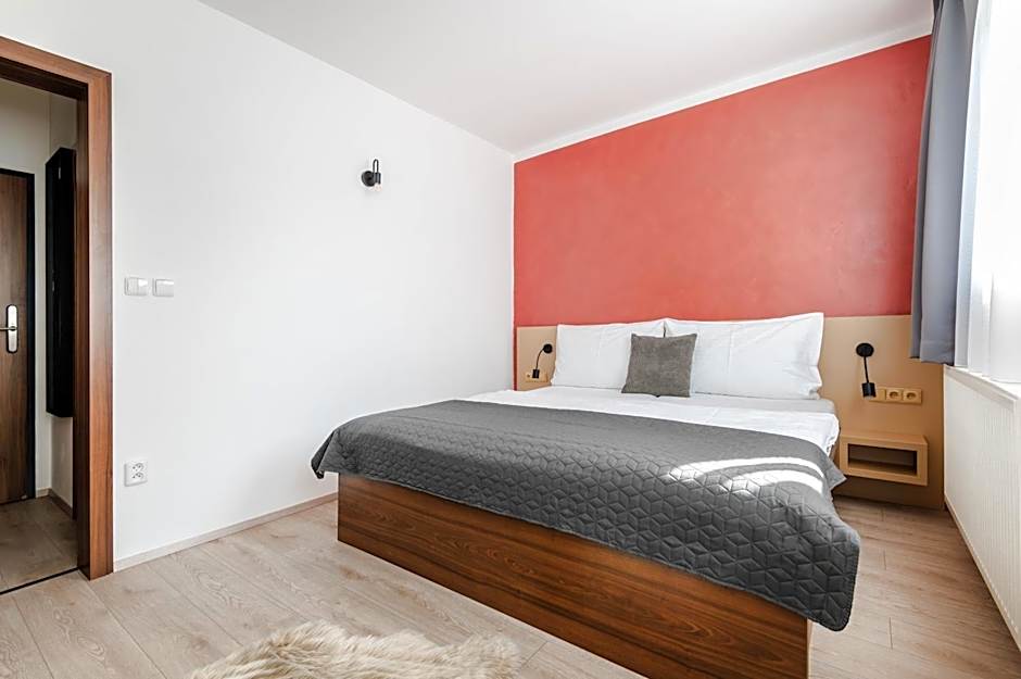 No 28 Rooms & Apartments