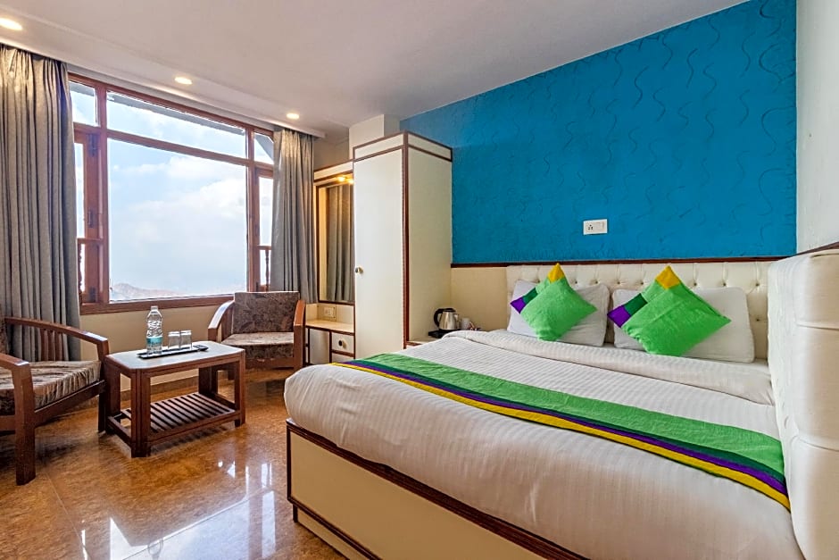 Treebo Varuna With Mountain View