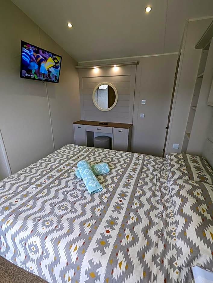 LOCATION LOCATION Beautiful Modern Frontline Caravan Haven Littlesea Weymouth