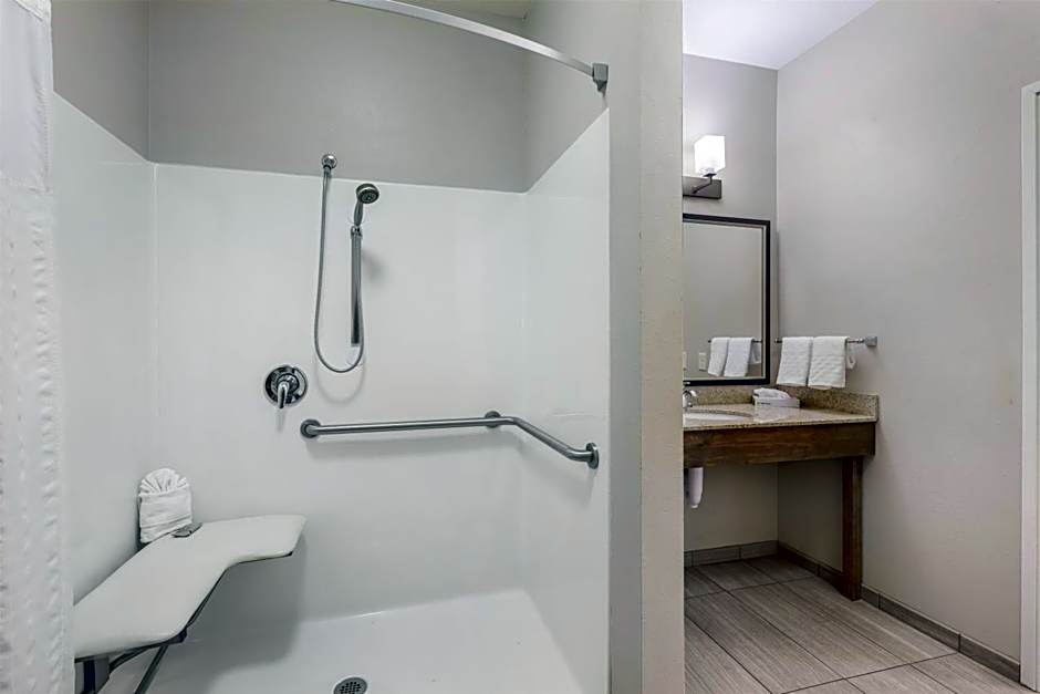 Best Western North Bryant Inn