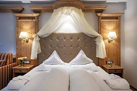 Junior Suite with Balcony