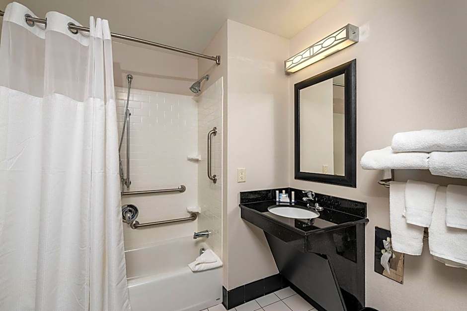 Fairfield Inn & Suites by Marriott Philadelphia Valley Forge/Great Valley