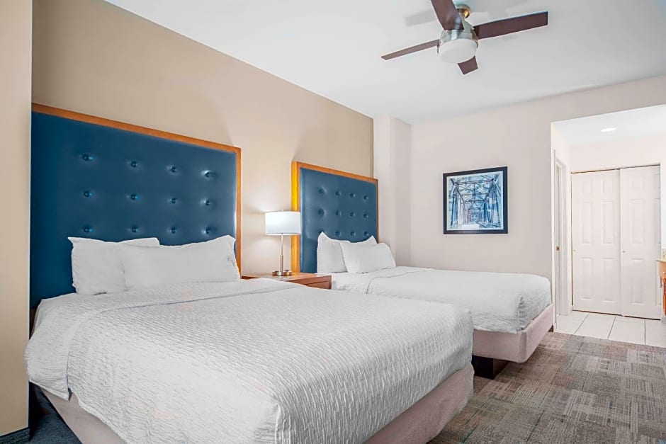 Photo 1 of 12 of 2 Bedroom 1 King Bed and 2 Queen Beds Suite, Mobility Accessible, Bathtub