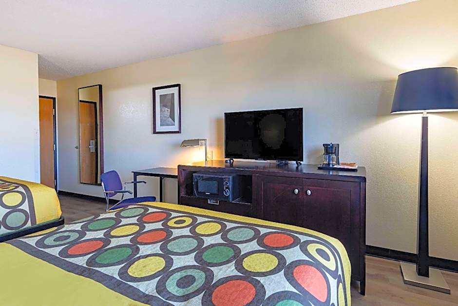 Super 8 by Wyndham El Dorado