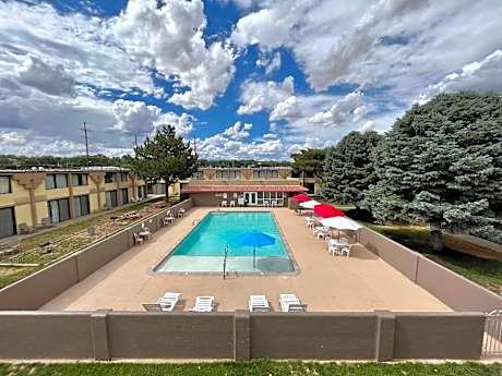 Brentwood Inn & Garden
