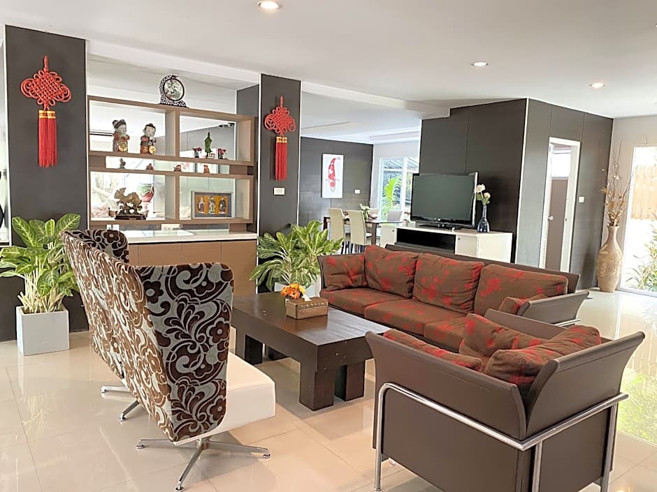 14 Place Sukhumvit Suites