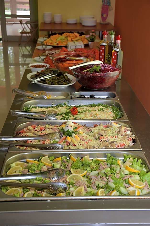 Ahilea Hotel - Free Pool Access