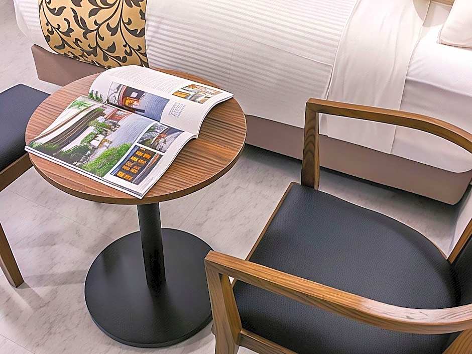 Mr. Kinjo In Eminence Makishi