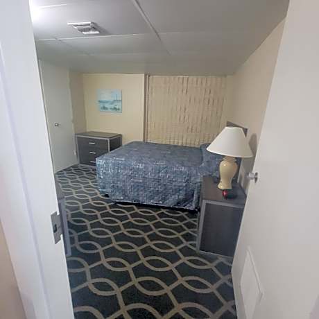 Two-Bedroom Suite with North Partial Ocean View