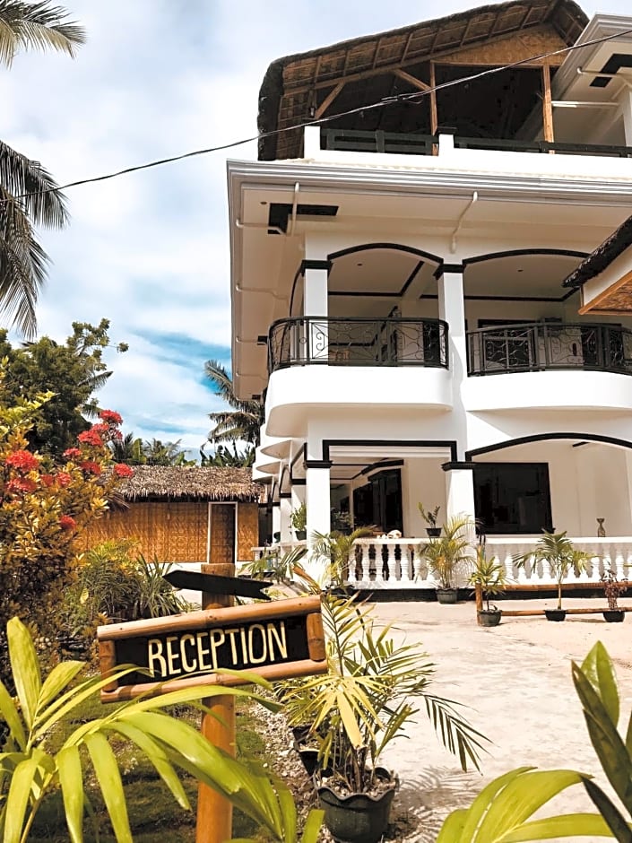 Everyday Sunday Hotel & Cafe