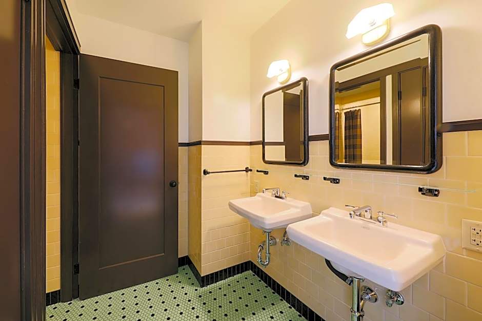 Freehand Los Angeles