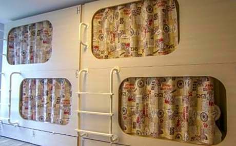 Bunk Bed in 4-Bed Female Dormitory Room