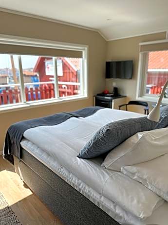 Deluxe Double Room with Balcony and Sea View