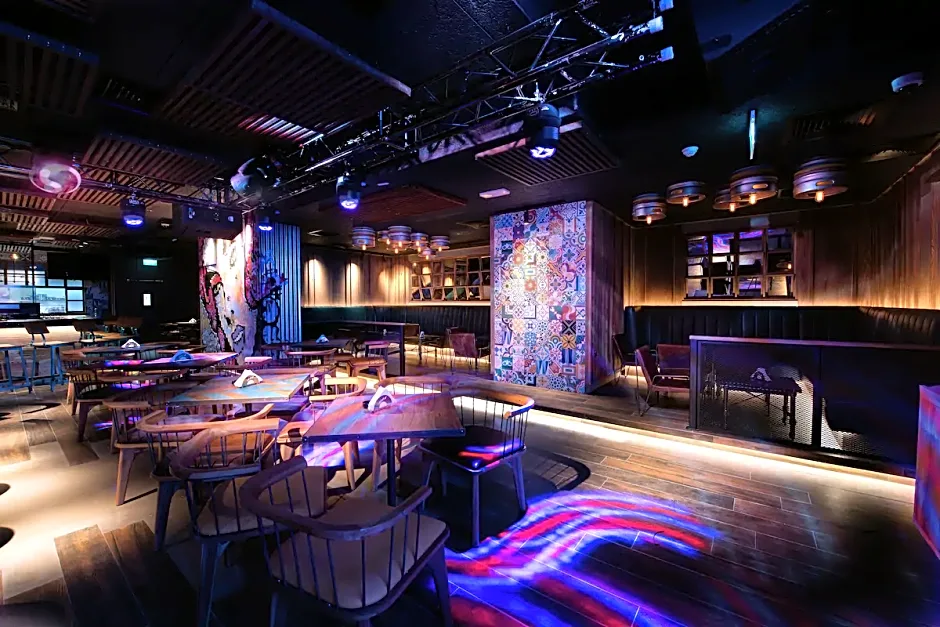 Hyatt Place Dubai Al Rigga Residences