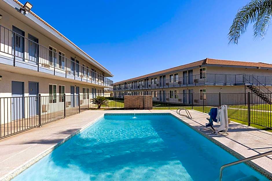 Days Inn by Wyndham Bakersfield