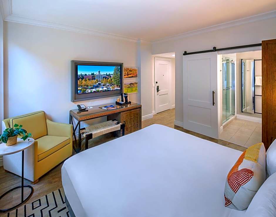 Hotel E