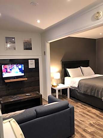 Queen Suite