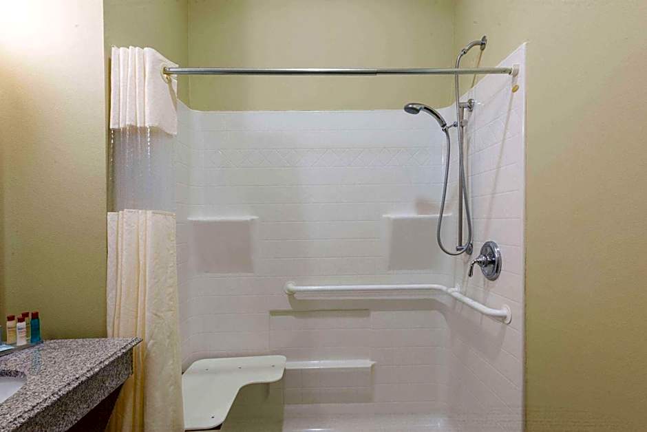 Wingate By Wyndham Lake Charles Casino Area