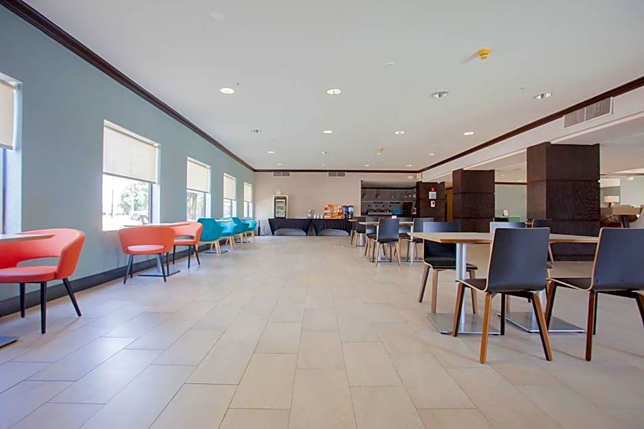 Holiday Inn & Suites Houston North Spring By IHG