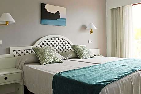 Double Room ( 2 Adults )