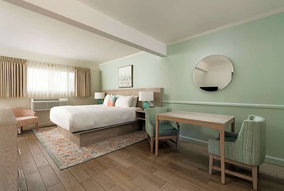 Inn by the Harbor