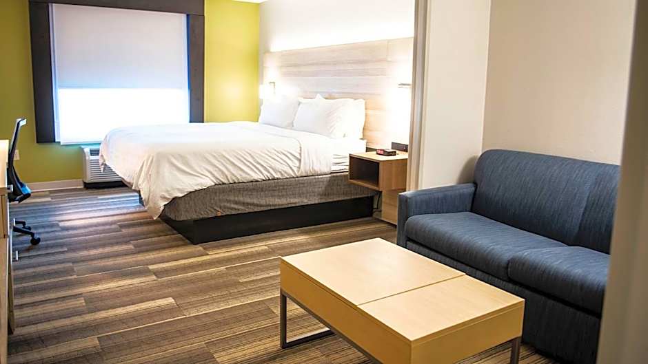 Holiday Inn Express Hotel & Suites Sedalia By IHG