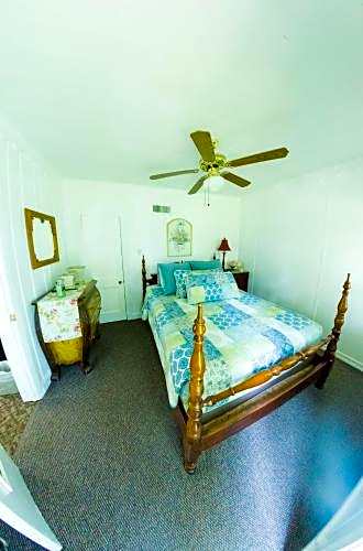 Oak Park Inn