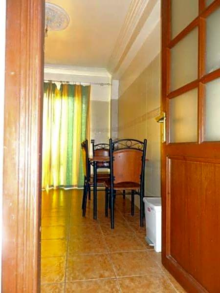 Manis Apartment Set in a Hotel Area