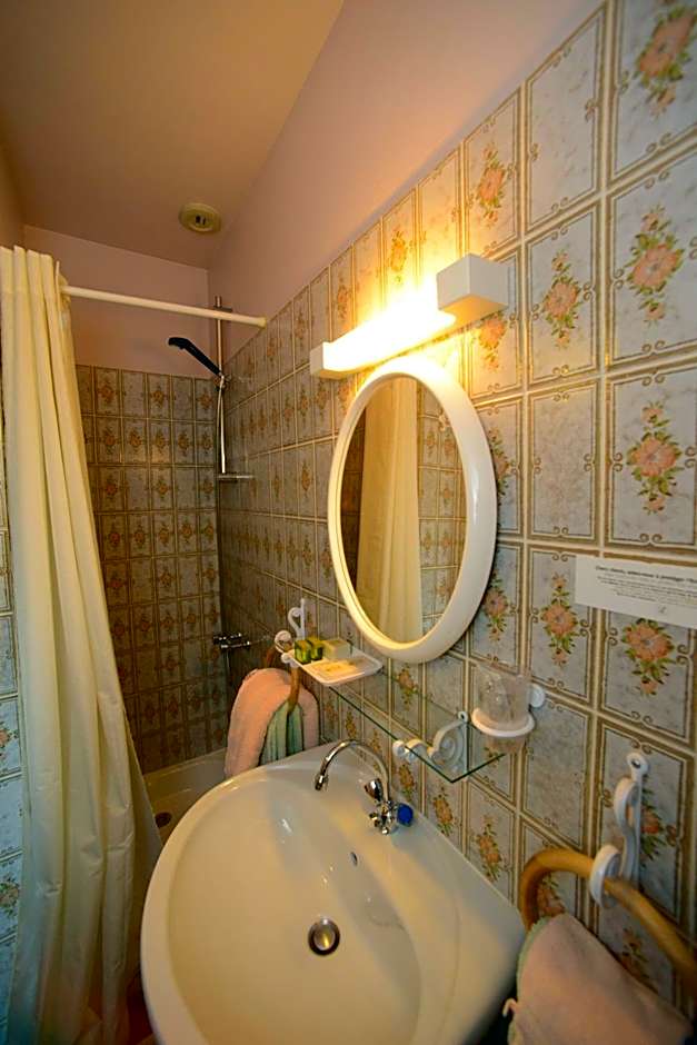 Logis Hôtel Restaurant Manoir De L'Acherie