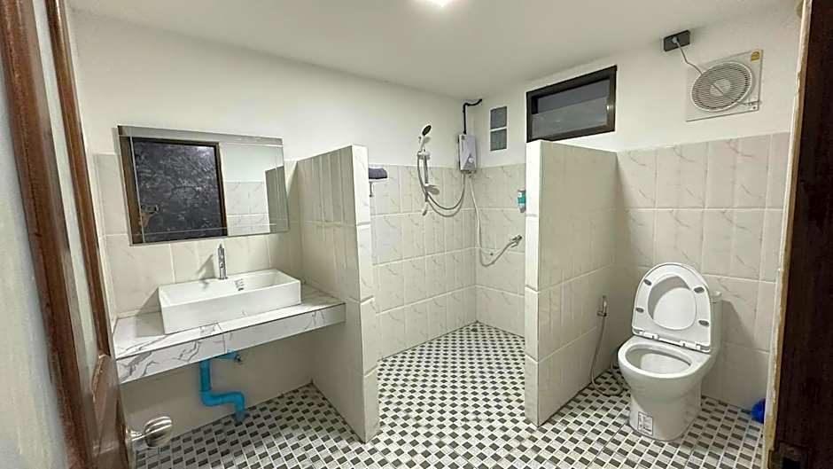 บ้านภทรพรรณ ขุนยวม แม่ฮ่องสอน PATARAPHAN HOUSE, Khunyuam, Maehongson, Thailand