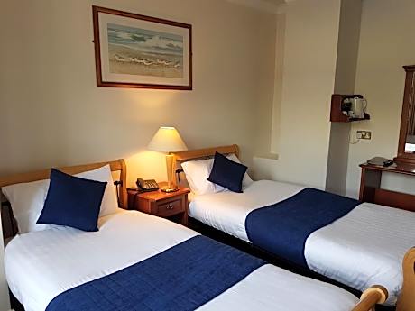 Twin Room with Bathroom