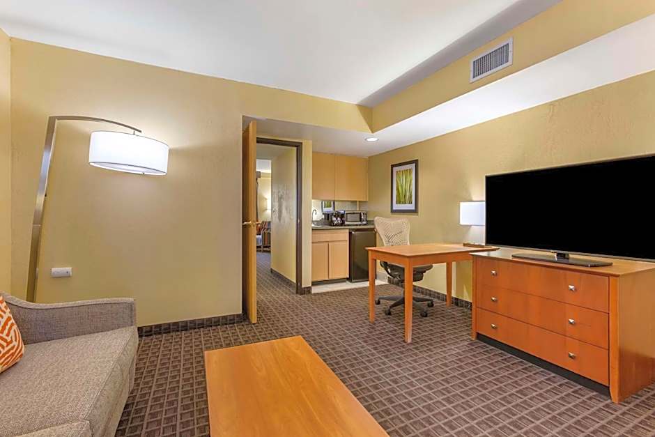 Best Western Plus Scottsdale Thunderbird Suites
