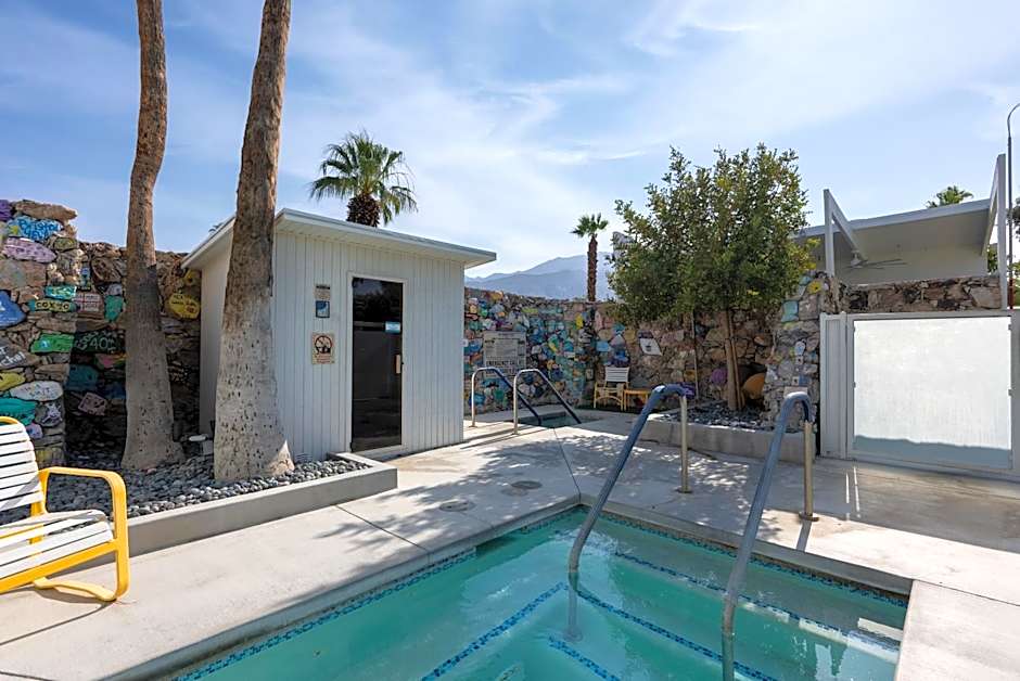 Monkey Tree Hotel by AvantStay Stylish Hotel in Palm Springs w Pool