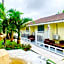 Colony Club Inn & Suites